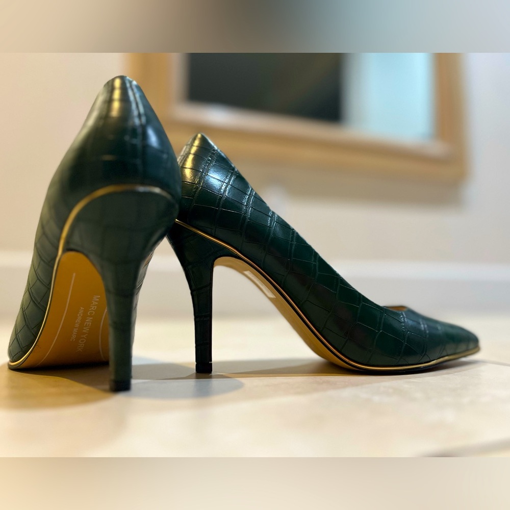 Forest green heel